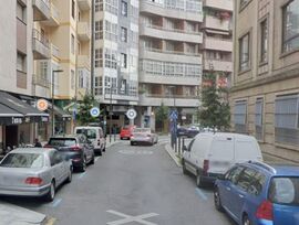 Piso en Valle Inclan (zona Maristas), 6ª planta, totalmente reformado. Ascensor, calefacción gas natural. Totalmente exterior. Soleado mañana y tarde. Excelentes vistas. Listo para entrar a vivir.