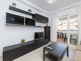 Amplio piso de 2 dormitorios y 2 baños, amueblado, con parking. ¡No esperes más!