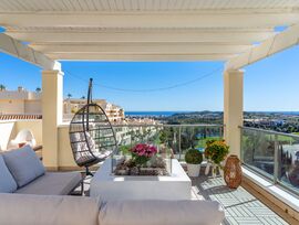 Ático de lujo con amplia terraza – Cerros del Águila, Mijas.