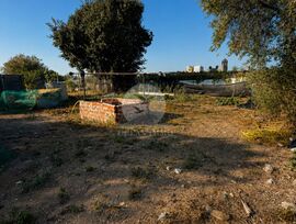 Terreno de 374 m² en Palau-saverdera con dos pozos