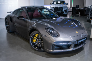 Porsche 911 Turbo S  650CV 