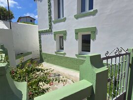 Somao Asturias Casa independiente con pequeño jardín terraza de 6 dormitorios y 2 baños junto a la Playa de Aguilar y Muros del Nalón