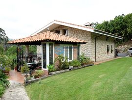 Exclusiva Casa de Piedra con finca de 13.000 m2, en Golbardo, Cantabria a pocos minutos del mar