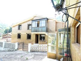Ampuero Cantabria casa pareada con finca garaje txoco cocina de verano y terrazas
