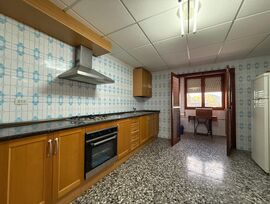 CASA 375 m² CENTRO DE BIGASTRO