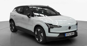 Volvo EX30 Single Motor Extended Range Plus Auto