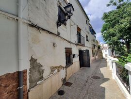 🏡 **ESPECTACULAR CASA DE DOS PLANTAS CON TERRAZA Y VISTAS IMPRESIONANTES**